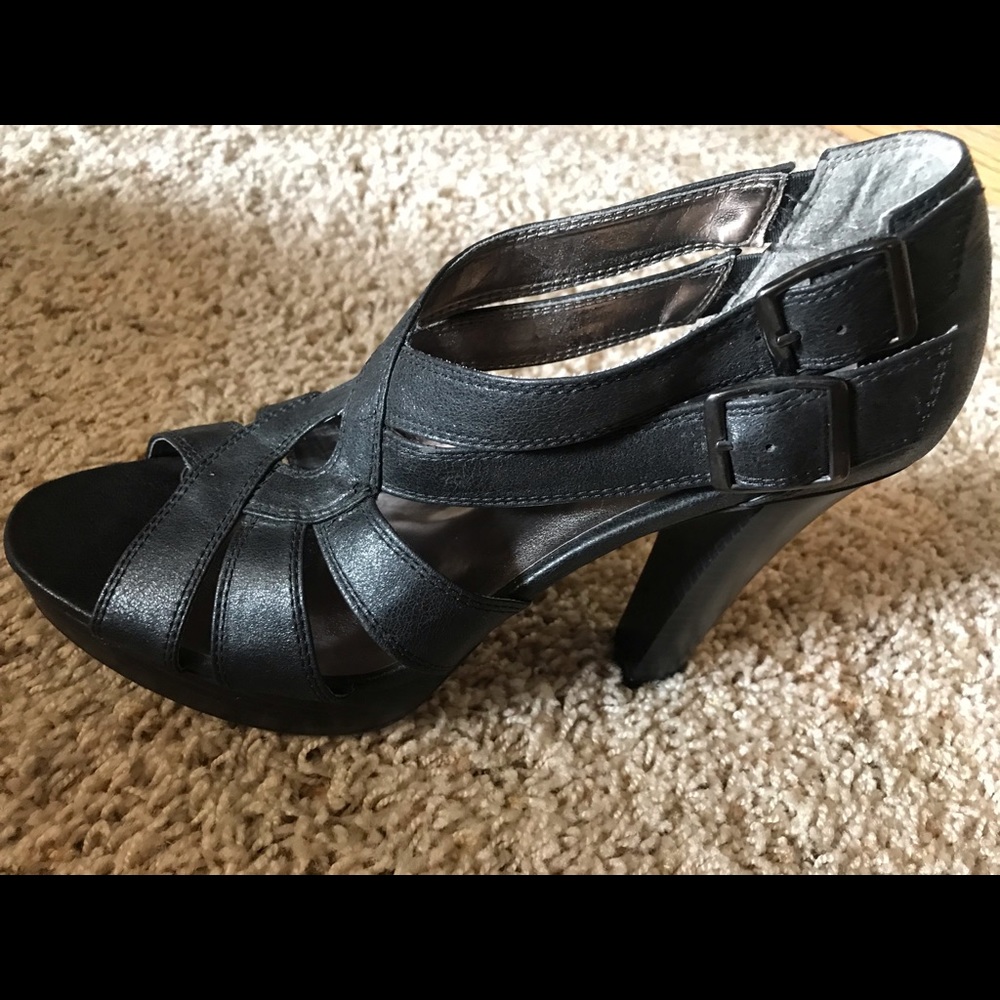 Candie’s 5 inch heels, size 9